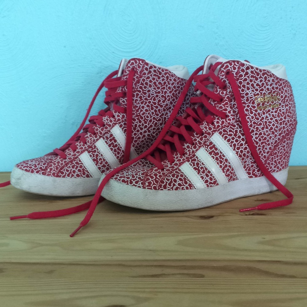 Adidas wedge sneakers, with horseshoes Size 8